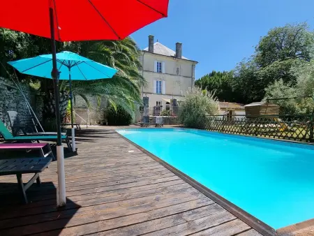 8-Zimmer-Schloss mit Pool und eigenem Park, Maison 15 personnes à Marennes - Photo 5