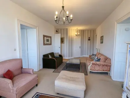8-Zimmer-Schloss mit Pool und eigenem Park, Maison 15 personnes à Marennes - Photo 34