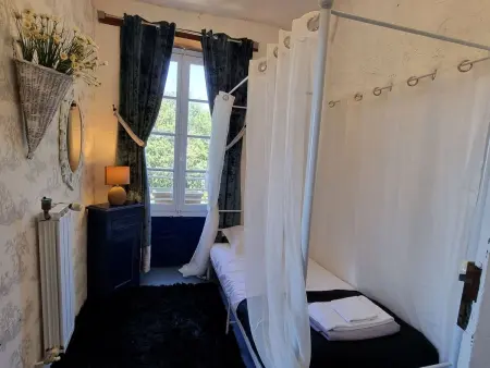 8-Zimmer-Schloss mit Pool und eigenem Park, Maison 15 personnes à Marennes - Photo 38
