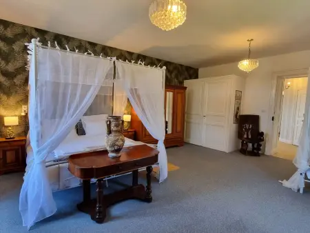 8-Zimmer-Schloss mit Pool und eigenem Park, Maison 15 personnes à Marennes - Photo 40