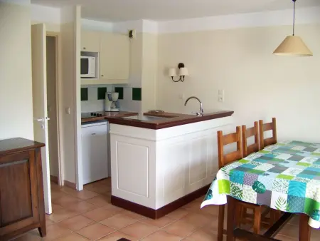 Schönes Appartment in ruhiger Lage in einer baumbestandenen Residenz mit beheiz - Photo 6