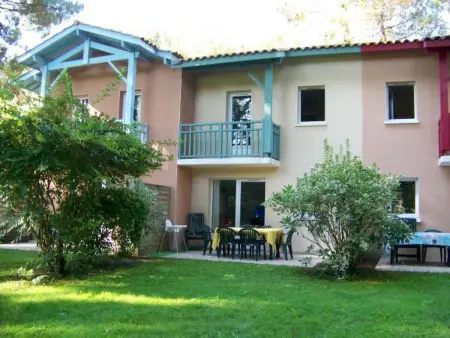 Hübsches kleines Haus in ruhiger Lage in einer baumbestandenen Residenz mit beh - Photo 3