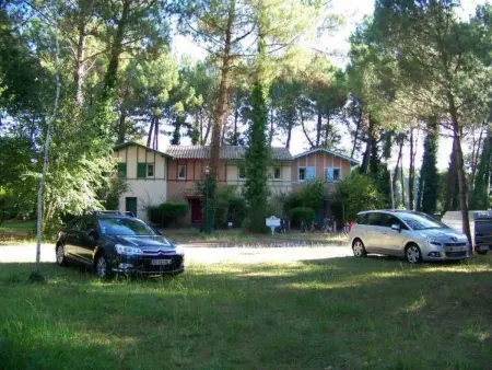Hübsches kleines Haus in ruhiger Lage in einer baumbestandenen Residenz mit beh - Photo 4
