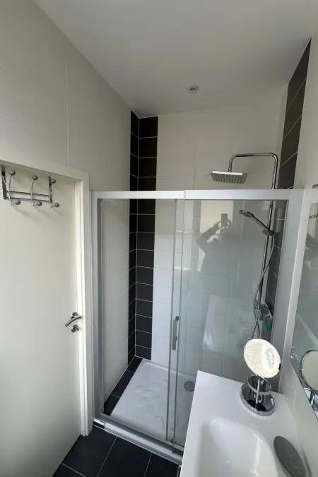 Clovis - Sehr schönes, gemütliches Apartment mit privater Garage - Photo 12