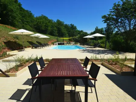 in Souillac mit Gemeinschaftspool, Maison 4 personnes à Souillac - Photo 1
