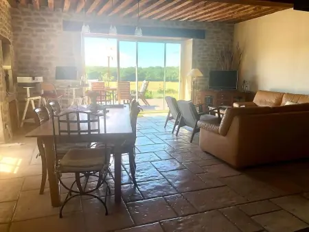 Landhaus mit eingezäuntem Garten, Maison 4 personnes à Crux la Ville - Photo 2