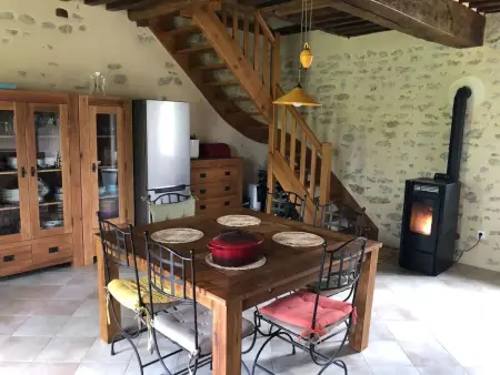 Landhaus mit eingezäuntem Garten, Maison 4 personnes à Crux la Ville - Photo 5