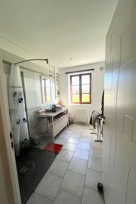 Landhaus mit eingezäuntem Garten, Maison 4 personnes à Crux la Ville - Photo 12