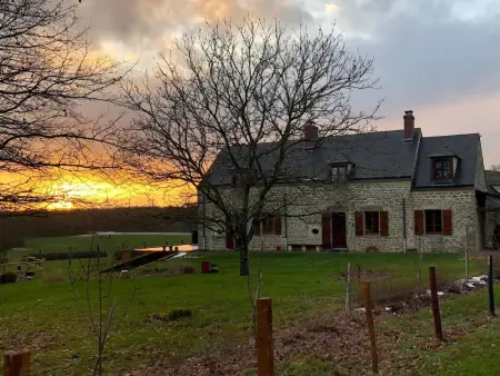 Landhaus mit eingezäuntem Garten, Maison 4 personnes à Crux la Ville - Photo 14
