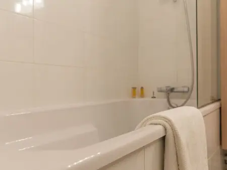 mit zwei Garagenstellplätzen, Appartement 10 personnes à Colmar - Photo 8