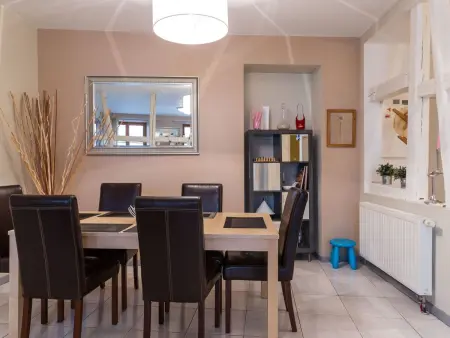 mit zwei Garagenstellplätzen, Appartement 10 personnes à Colmar - Photo 9