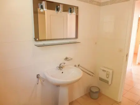 Schönes Ferienhaus mit eigenem Pool, Maison 6 personnes à Argeliers - Photo 15