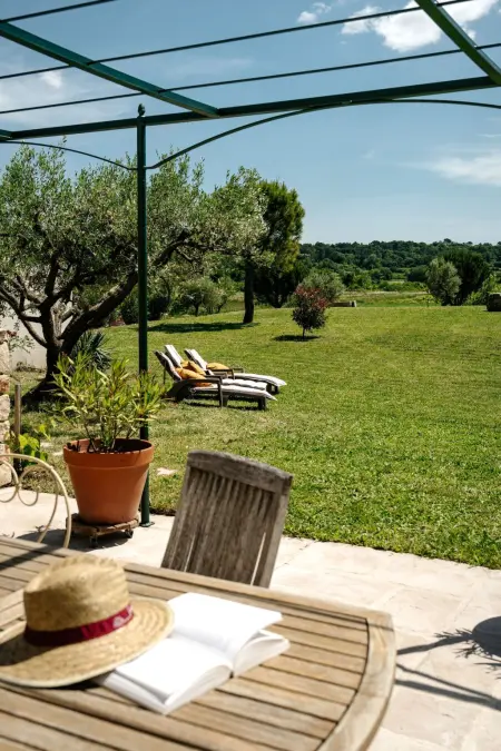 Flucht in die Domäne Givaudan, Maison 4 personnes à Cavillargues - Photo 2
