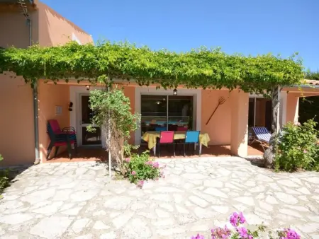 Le Rieu  mit eigener Terrasse, Maison 9 personnes à Malaucène - Photo 2