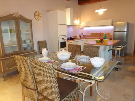 Klimatisierte Wohnung mit 2 Schlafzimmern und Pool - Photo 2
