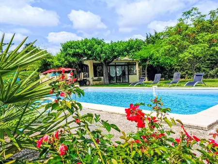 auf dem Land mit Pool, Maison 10 personnes à Bédarrides - Photo 1