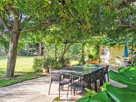 auf dem Land mit Pool, Maison 10 personnes à Bédarrides - Photo 3