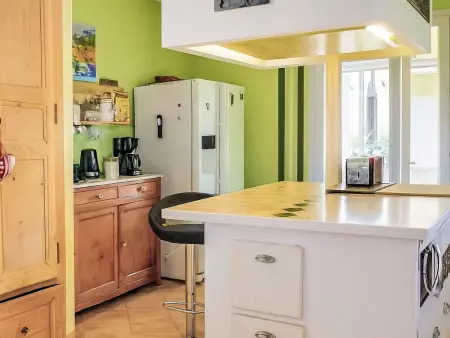 auf dem Land mit Pool, Maison 10 personnes à Bédarrides - Photo 8