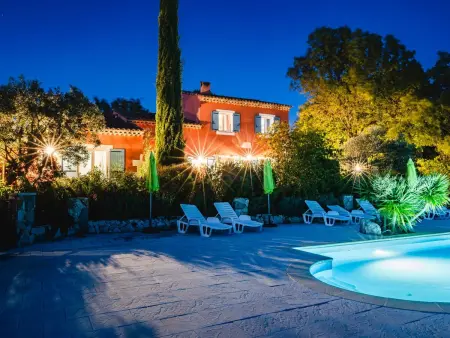 pin parasol, Maison 5 personnes à Aups - Photo 1