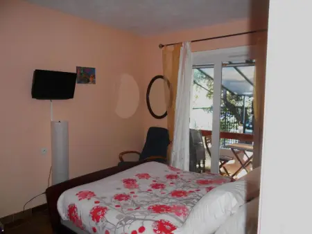mit Terrasse, mitten in der Natur, Maison 2 personnes à Bandol - Photo 3