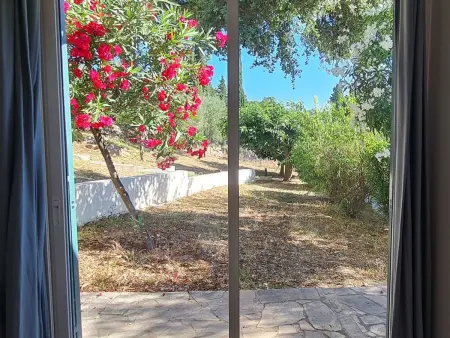 im Herzen der Weinberge, schattige Terrasse umgeben von Grün, Pool - Photo 8