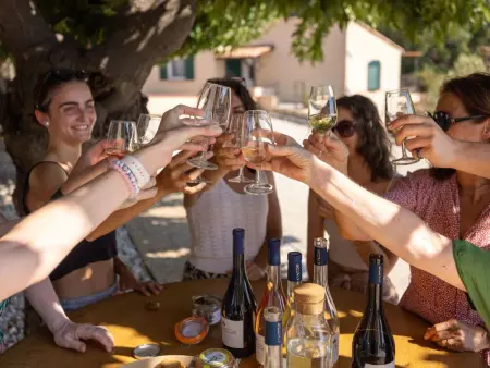 im Herzen der Weinberge, schattige Terrasse umgeben von Grün, Pool - Photo 14