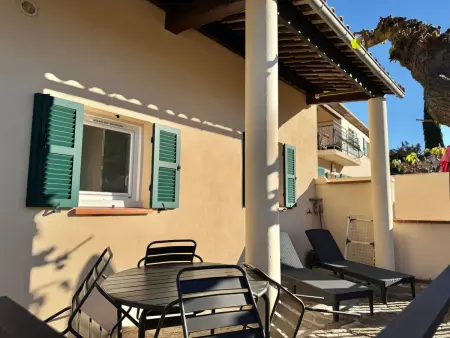 im Herzen eines Weinguts, schattige Terrasse mit Meerblick, Pool - Photo 13