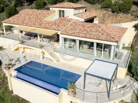 Wunderschöne Villa in Valcros mit Pool und Meerblick - Photo 3