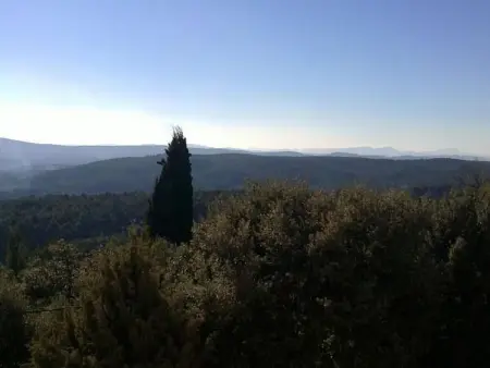 Freistehendes Haus mit großer Terrasse und Panoramablick auf die Landschaft - Photo 17