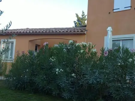 Freistehendes Haus mit großer Terrasse und Panoramablick auf die Landschaft - Photo 19