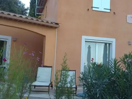 Freistehendes Haus mit großer Terrasse und Panoramablick auf die Landschaft - Photo 20