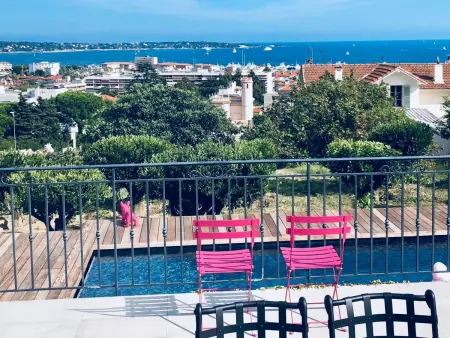 Ferienvilla mit Blick auf das Wasser, Maison 6 personnes à Golfe Juan - Photo 1
