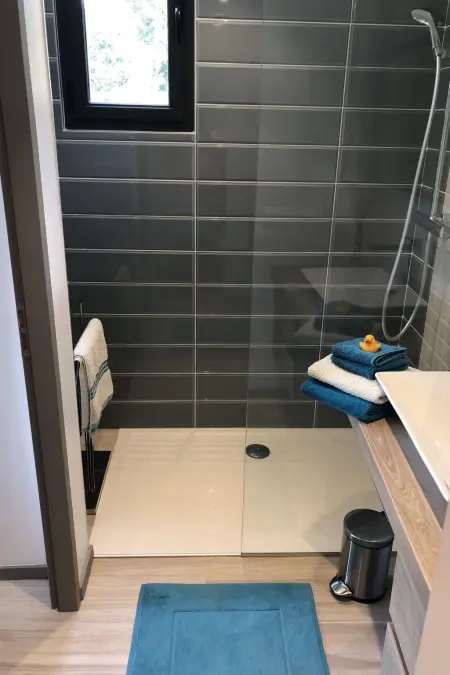 Ferienvilla mit Blick auf das Wasser, Maison 6 personnes à Golfe Juan - Photo 17