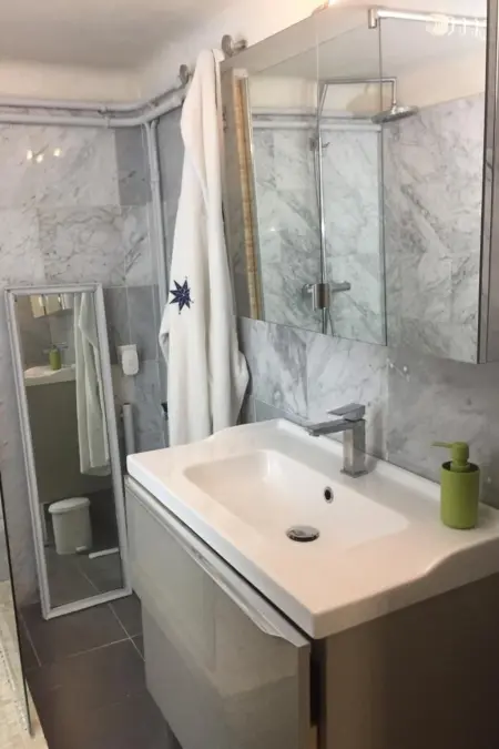 Wohnung  Les roses  auf einem eingemauerten Grundstück - Photo 21