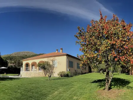 Geräumige und elegante Villa mit großem Garten, Swimmingpool und 3 Schlafzimmer - Photo 4