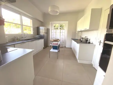 Geräumige und elegante Villa mit großem Garten, Swimmingpool und 3 Schlafzimmer - Photo 19