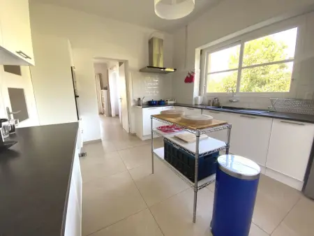 Geräumige und elegante Villa mit großem Garten, Swimmingpool und 3 Schlafzimmer - Photo 20