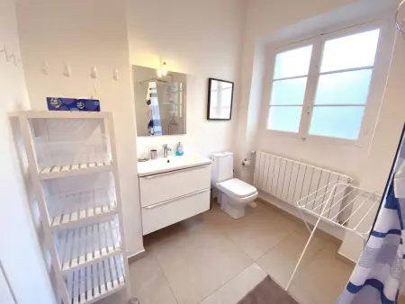 Geräumige und elegante Villa mit großem Garten, Swimmingpool und 3 Schlafzimmer - Photo 24
