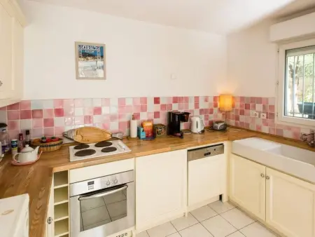 mit privatem Garten und Terrasse, Maison 2 personnes à Nice - Photo 8