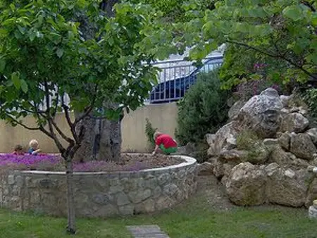mit privatem Garten und Terrasse, Maison 2 personnes à Nice - Photo 14