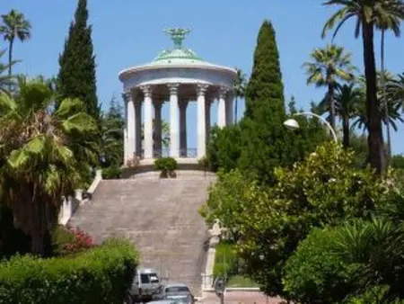 mit privatem Garten und Terrasse, Maison 2 personnes à Nice - Photo 17