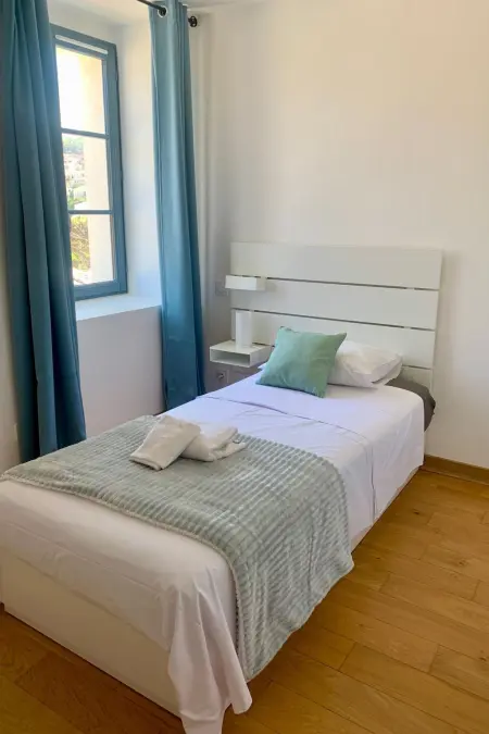 Neue Wohnung 2 Minuten vom Hafen entfernt, Appartement 6 personnes à Bonifacio - Photo 3