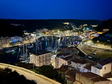 Neue Wohnung 2 Minuten vom Hafen entfernt, Appartement 6 personnes à Bonifacio - Photo 20