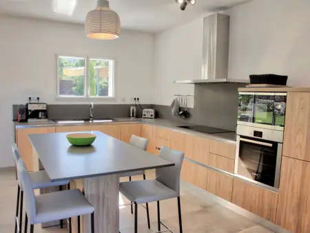Villa 4 Schlafzimmer, privater Pool Garten und Parkplatz - Photo 2