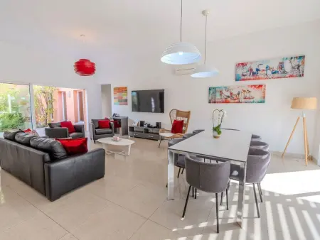 Villa 4 Schlafzimmer, privater Pool Garten und Parkplatz - Photo 22