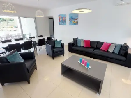 Villa mit 6 Schlafzimmern, privatem Pool Garten und Parkplatz - Photo 2