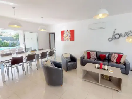 Villa mit 6 Schlafzimmern, privatem Pool Garten und Parkplatz - Photo 26