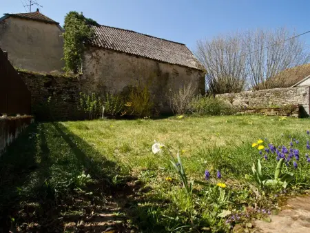 in Celles-En-Bassigny  umzäunter Garten, Maison 11 personnes à Celles en Bassigny - Photo 6