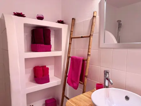 Apartment  Secret Lodge  mit Blick auf das Wasser - Photo 5