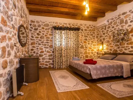 Schöne Steinvilla im Wald, Maison 6 personnes à Archangelos - Photo 13